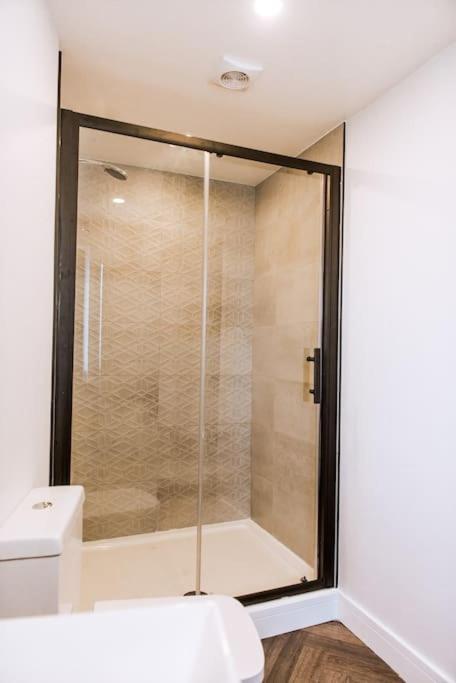 Modern 1-Bed Studio 3D Close To Royal Infirmary & Dmu Лестер Екстер'єр фото